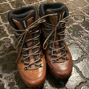 EUC Sz 8 Women’s Lowa Hudson GTX Mid Backpacking Hiking Boots